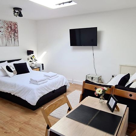 Canterbury Romantic Modern Home Goodnestone  Exteriör bild